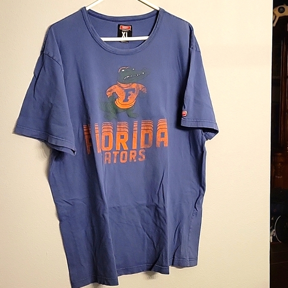 tailgate clothing Other - Mens Gator XL Tshirt, blue with orange gator